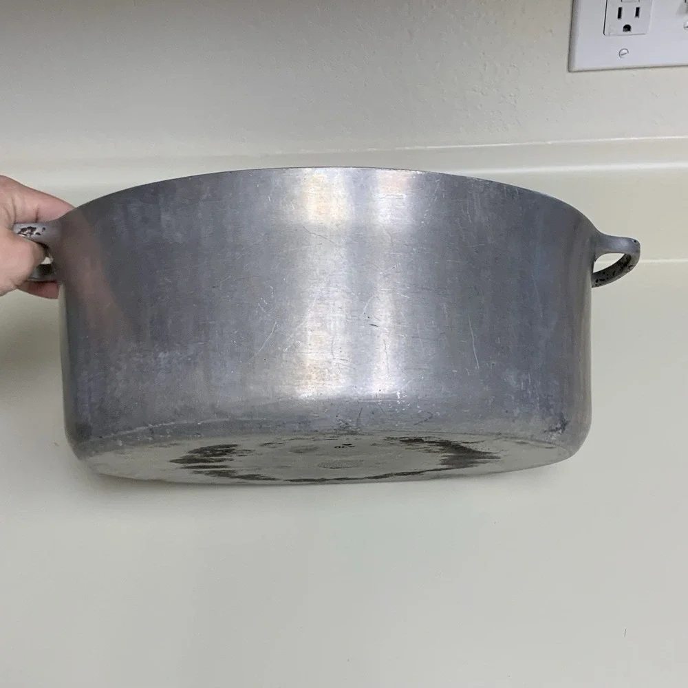 VINTAGE Oval CLUB ALUMINUM WARE Roaster Dutch Oven Pan w/ Lid, 13